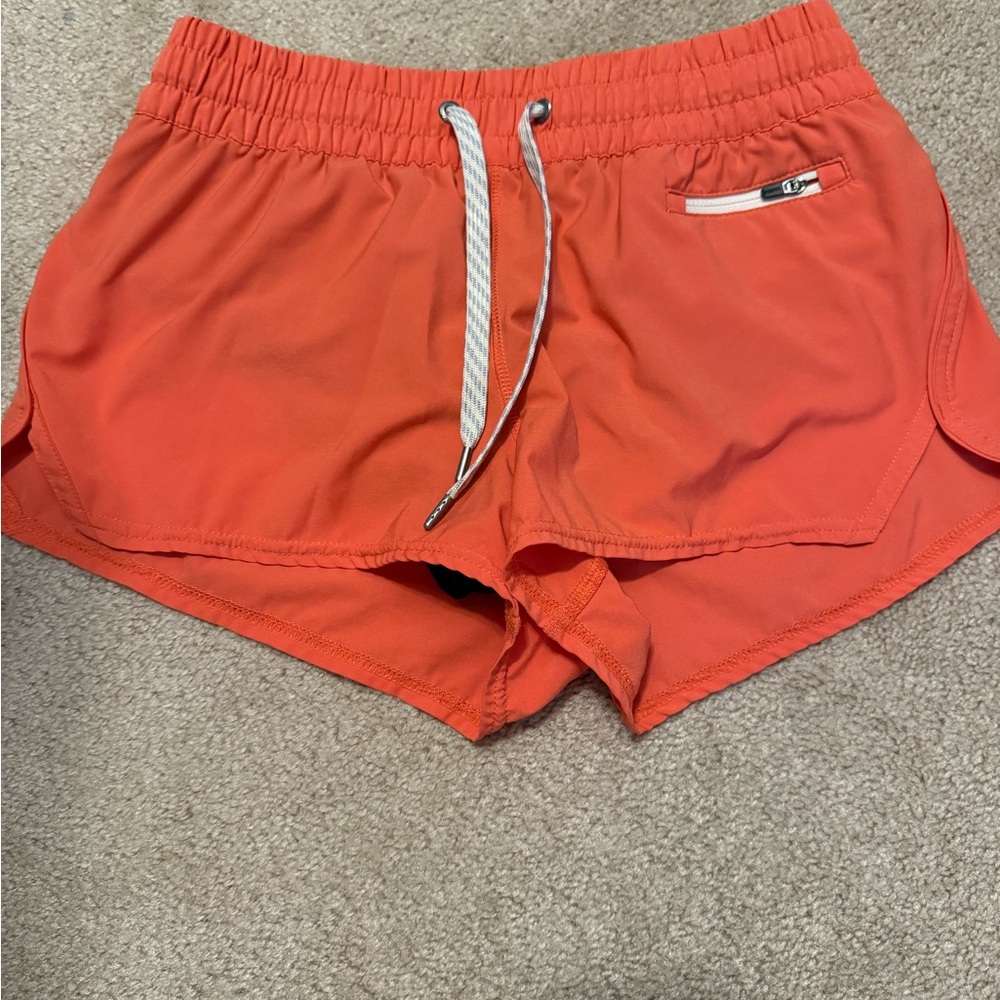 Women's Vuori lined shorts